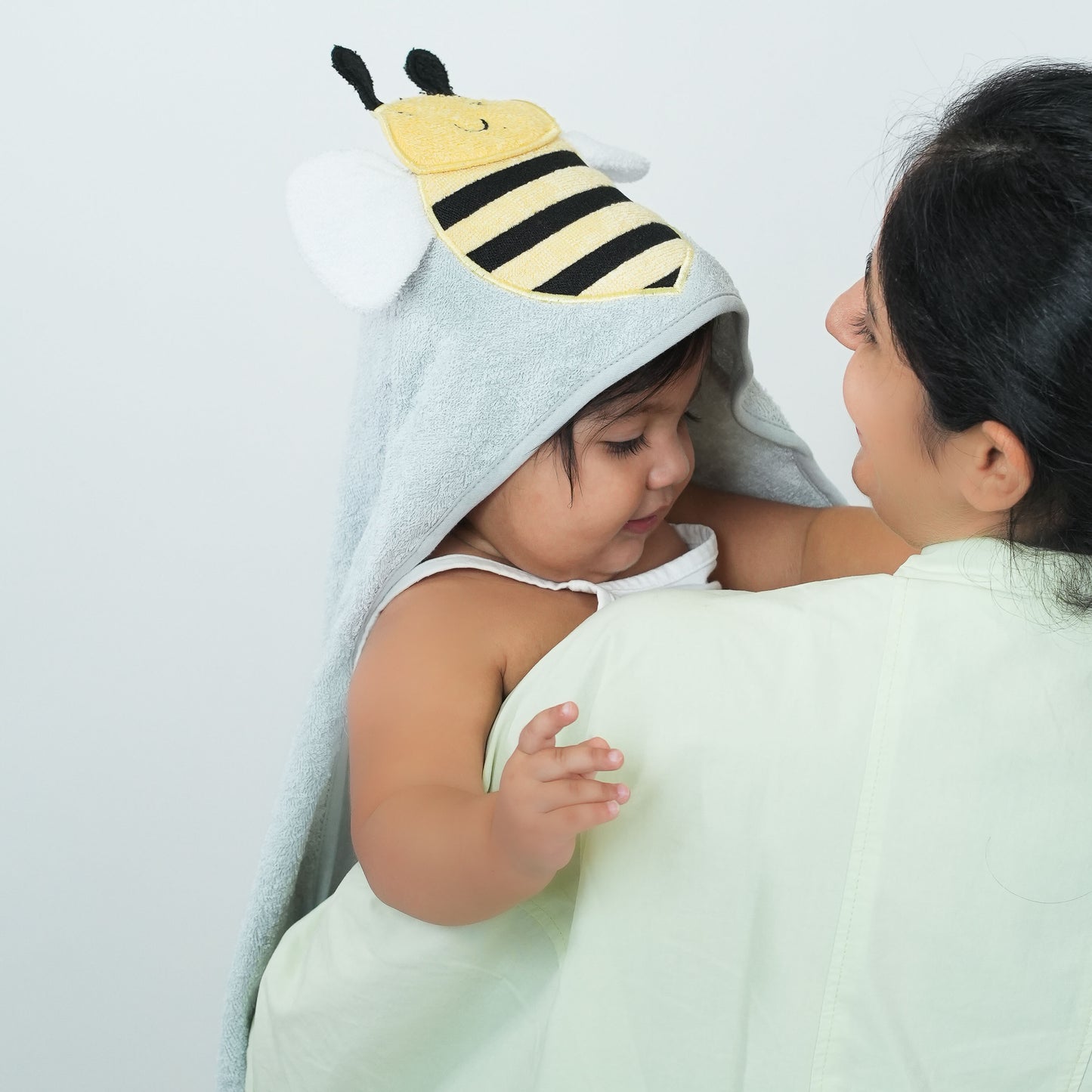 Hooded Towel - Buzzing Bee